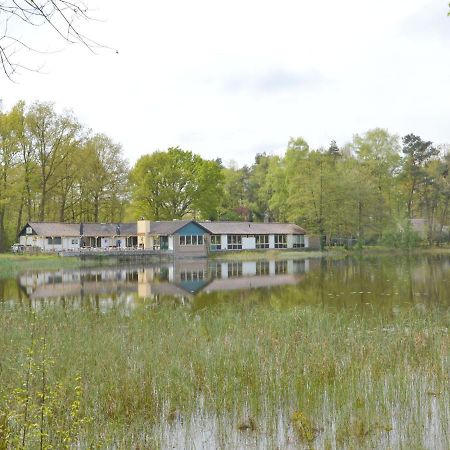 Detached Bungalow With Lovely Covered Terrace In A Nature Rich Holiday Park Stramproy Exterior foto