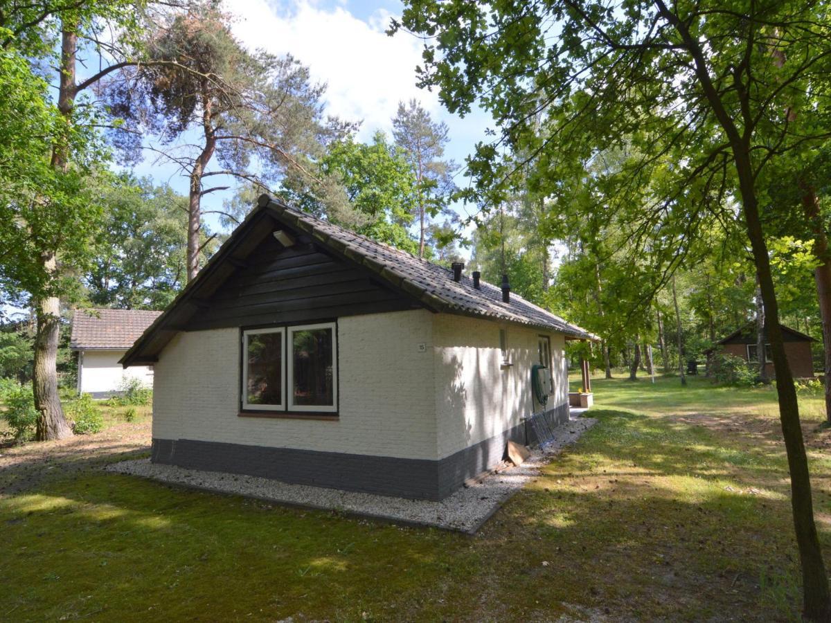 Detached Bungalow With Lovely Covered Terrace In A Nature Rich Holiday Park Stramproy Exterior foto